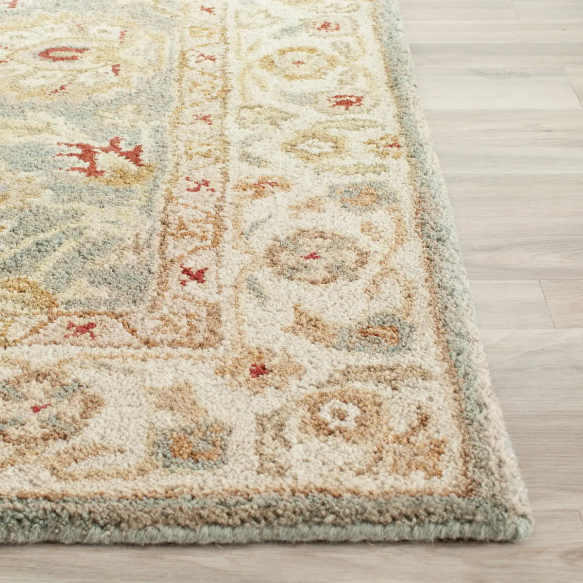 Safavieh Antiquity 4'-0" x 6'-0" Rug in Grey Blue / Beige