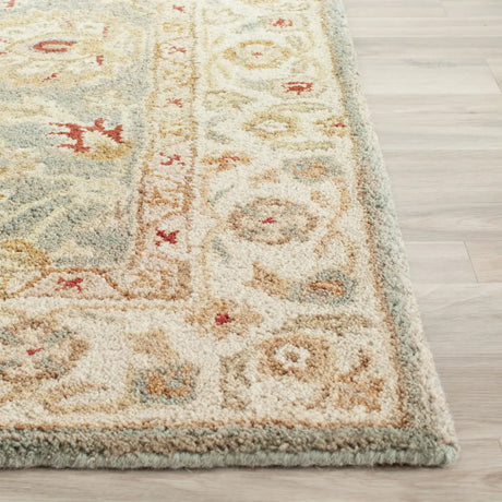 Safavieh Antiquity 4'-0" x 6'-0" Rug in Grey Blue / Beige