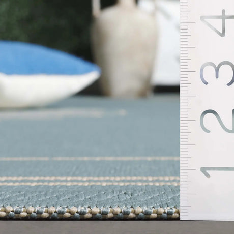 Safavieh Courtyard 4'-0" x 5'-7" Rug in Aqua / Cream