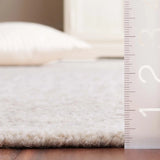 Safavieh Metro 4'-0" x 6'-0" Rug in Ivory