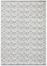 Safavieh Kilim 4'-0" x 6'-0" Rug in Grey