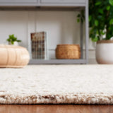 Safavieh Ebony 4'-0" x 6'-0" Rug in Brown / Ivory