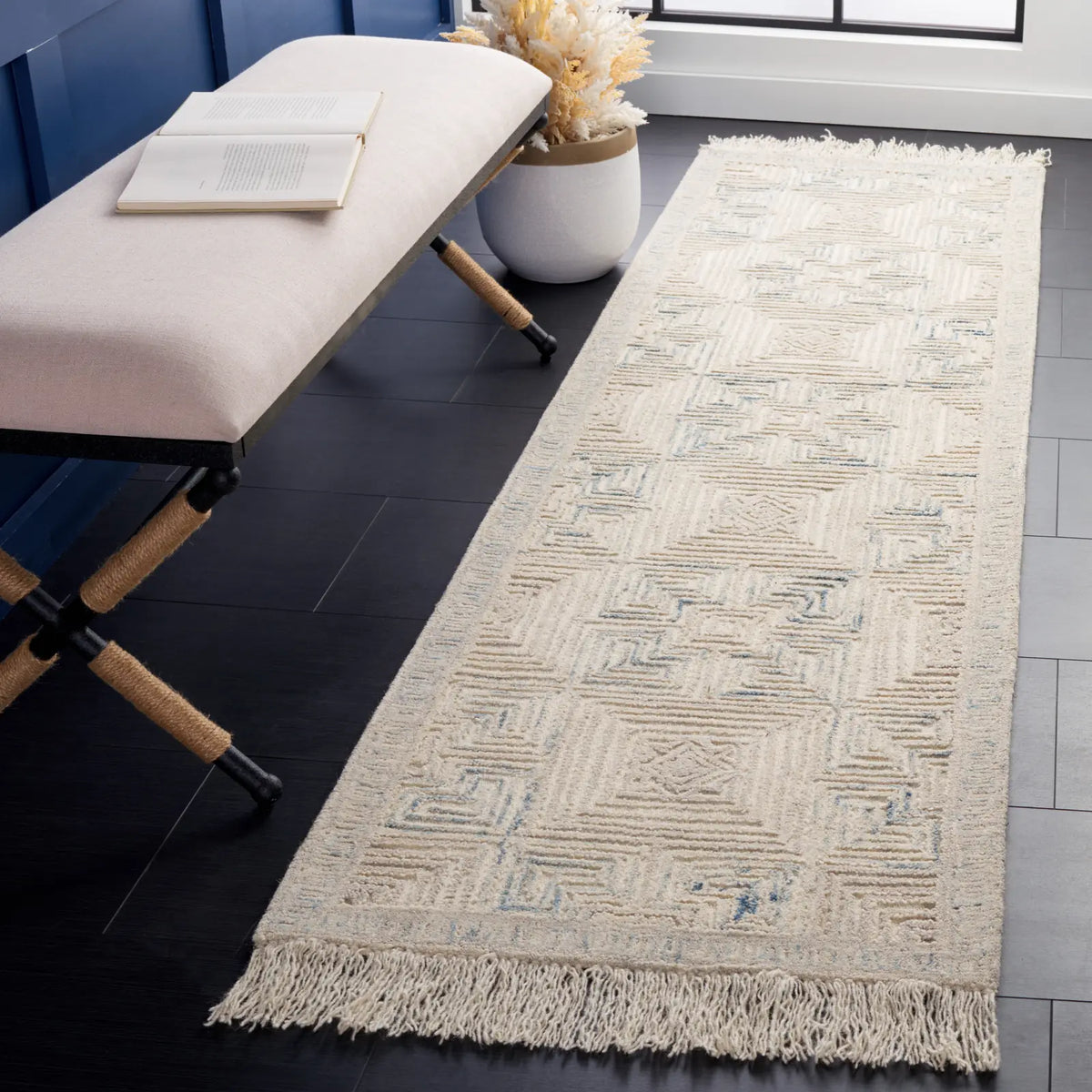 Safavieh Ikat 2'-3" x 8'-0" Rug in Ivory / Grey