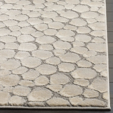 Safavieh Meadow 100 4'-0" x 6'-0" Rug in Beige