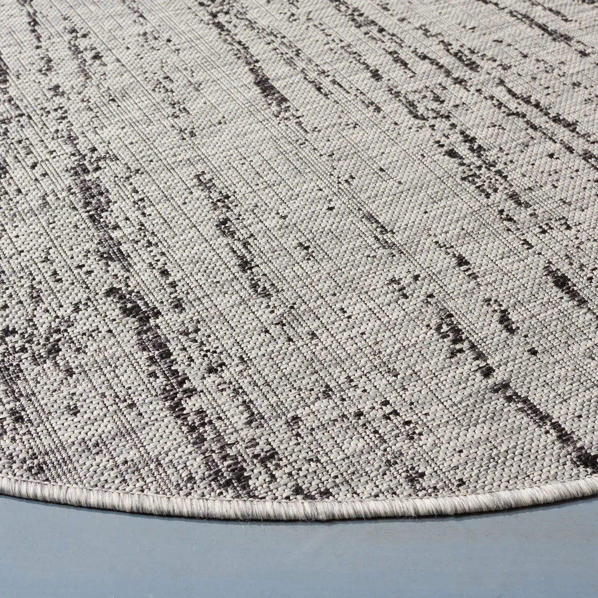 Safavieh Courtyard 6'-7" x 6'-7" Rug in Ivory / Grey
