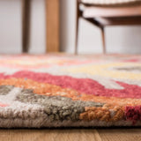 Safavieh Ikat 4'-0" x 6'-0" Rug in Beige / Pink