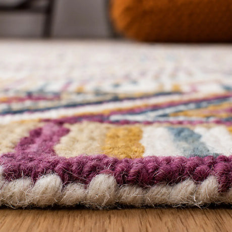 Safavieh Aspen 4'-0" x 6'-0" Rug in Ivory / Rust