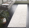 Safavieh Maya 2'-0" x 8'-0" Rug in Ivory / Beige