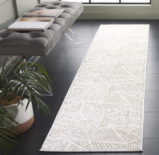 Safavieh Maya 2'-0" x 8'-0" Rug in Ivory / Beige