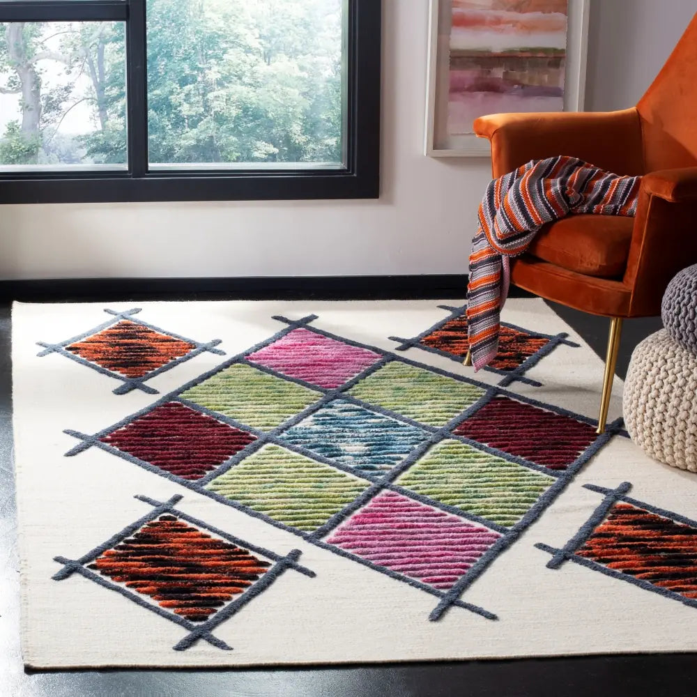 Safavieh Kenya 6'-0" x 9'-0" Rug in Ivory / Multi