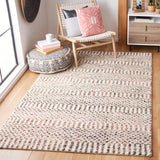 Safavieh Casablanca 4'-0" x 6'-0" Rug in Ivory / Pink