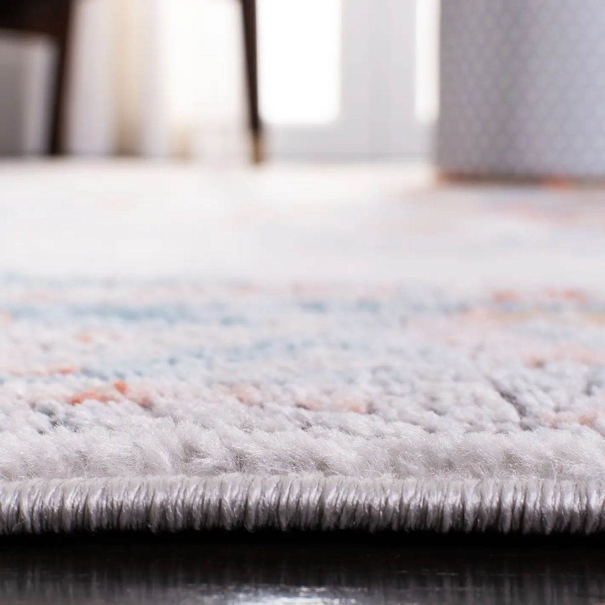 Safavieh Shivan 5'-3" x 7'-6" Rug in Grey / Blue
