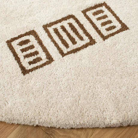 Safavieh Soho 6'-0" x 6'-0" Rug in Beige / Brown