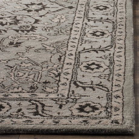 Safavieh Antiquity 5'-0" x 8'-0" Rug in Grey / Beige