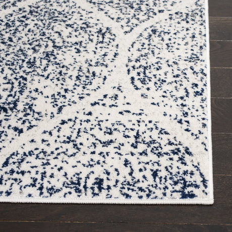 Safavieh Madison 4'-0" x 6'-0" Rug in Cream / Royal Blue