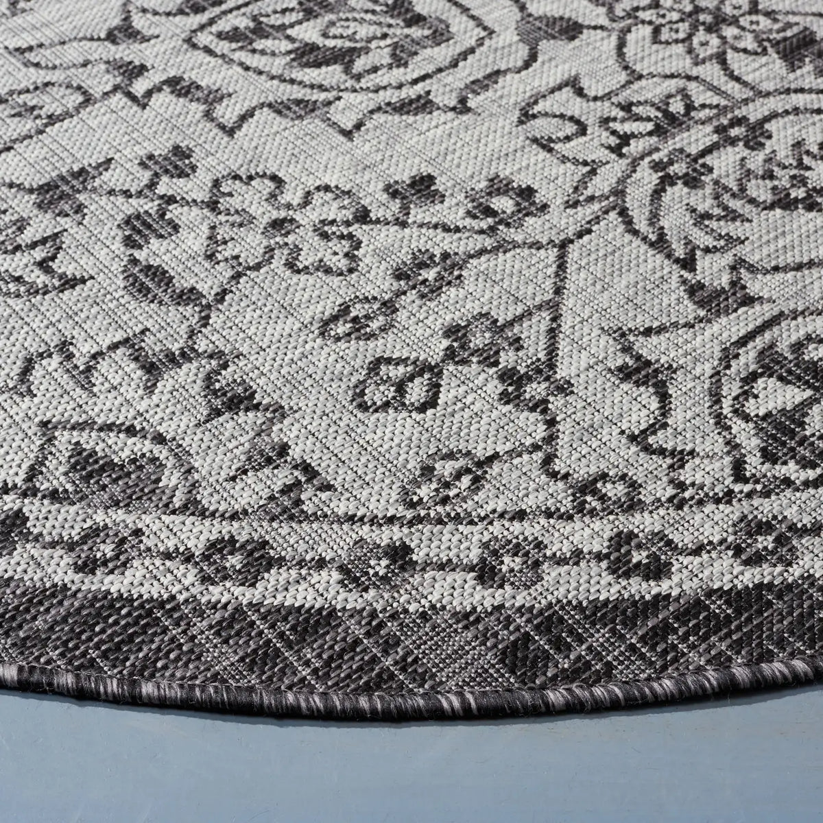 Safavieh Courtyard 6'-7" x 6'-7" Rug in Grey / Black