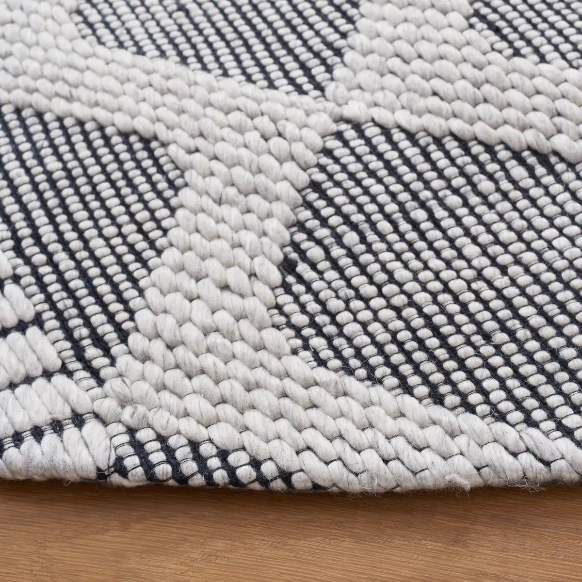 Safavieh Vermont 6'-0" x 6'-0" Rug in Grey / Ivory