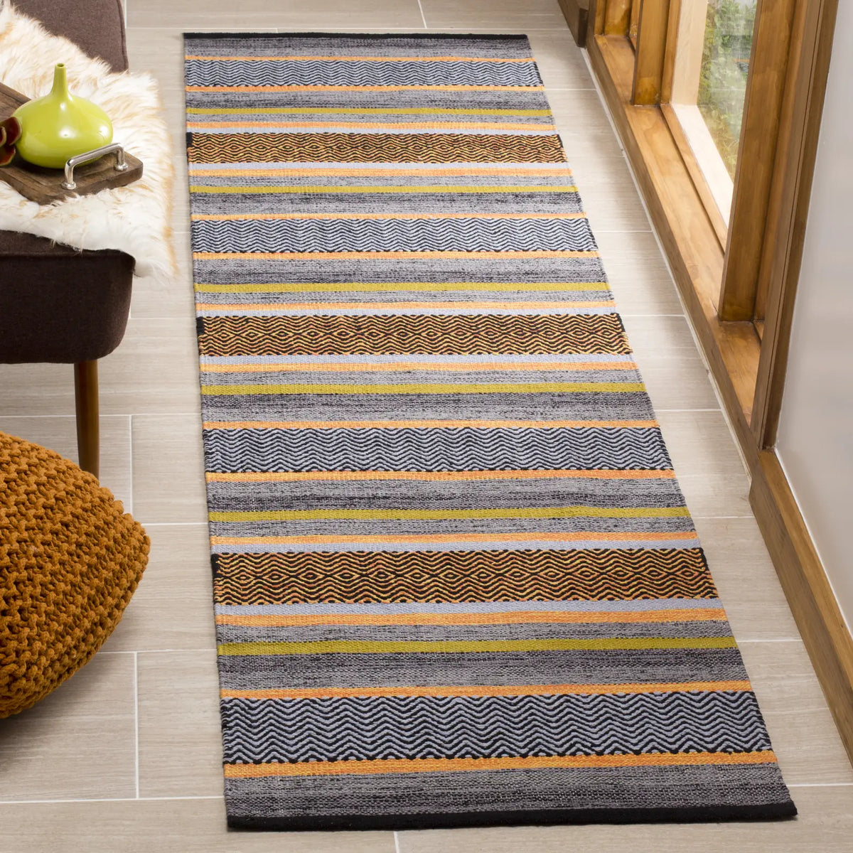 Safavieh Montauk 2'-6" x 10'-0" Rug in Navy / Multi