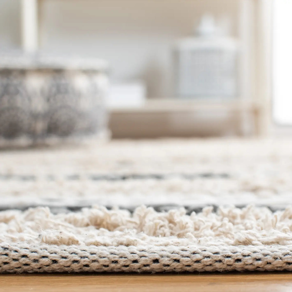 Safavieh Natura 4'-0" x 6'-0" Rug in Beige / Grey