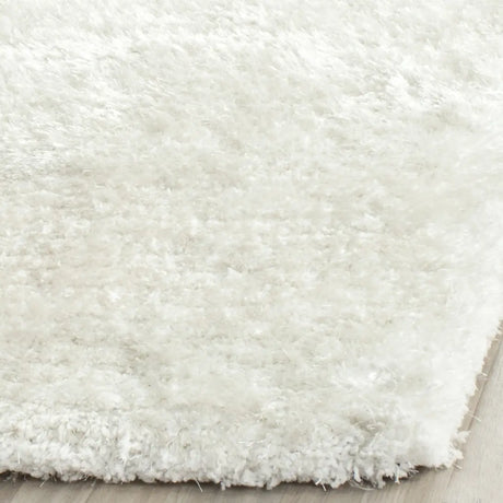 Safavieh Sg-Sbs-South Beach Shag 4'-0" x 6'-0" Rug in Snow White