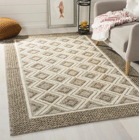 Safavieh Vermont 4'-0" x 6'-0" Rug in Beige / Ivory