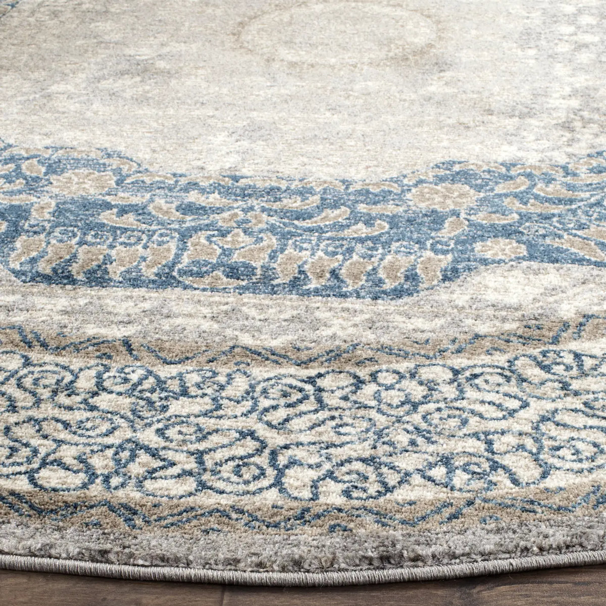 Safavieh Sofia 5'-1" x 5'-1" Rug in Light Grey / Blue