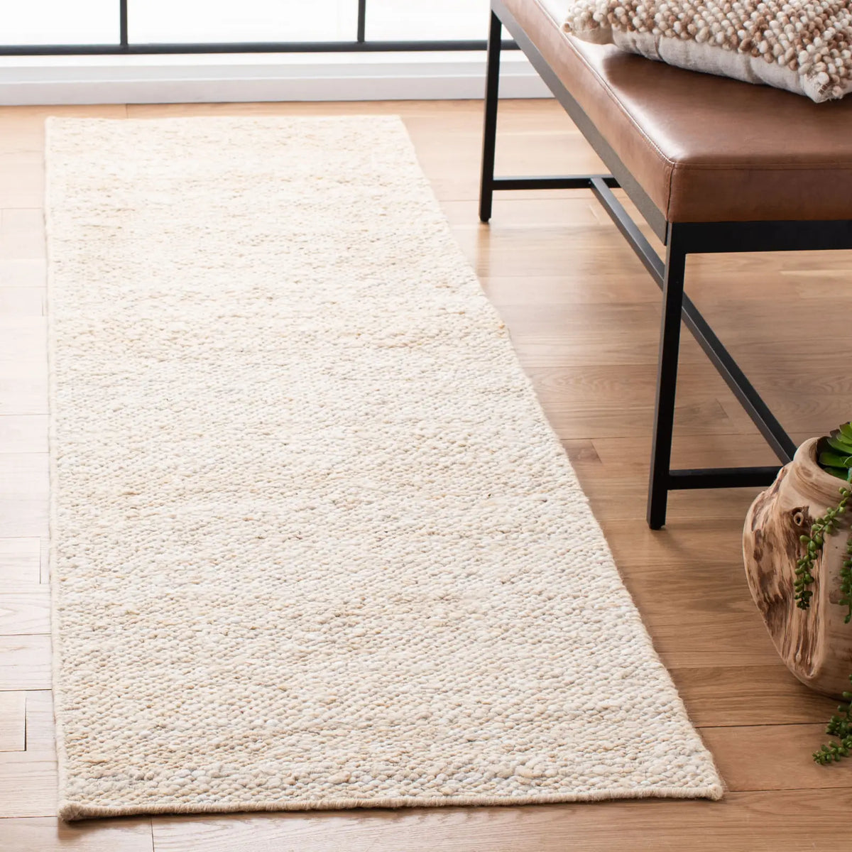 Safavieh Natura 2'-3" x 8'-0" Rug in Ivory