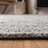 Safavieh Trace 4'-0" x 6'-0" Rug in Grey / Beige