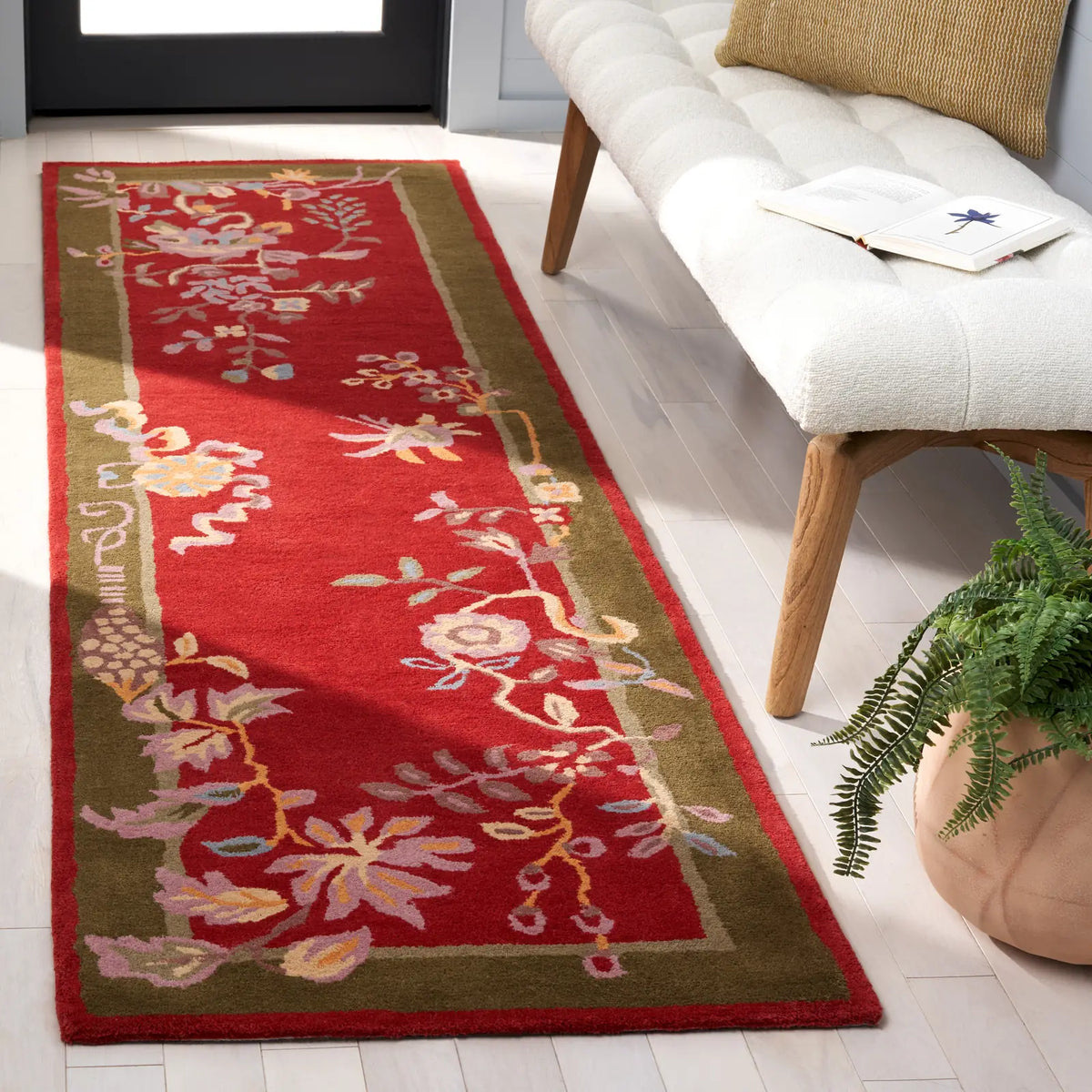 Safavieh Metro 2'-3" x 8'-0" Rug in Red / Green