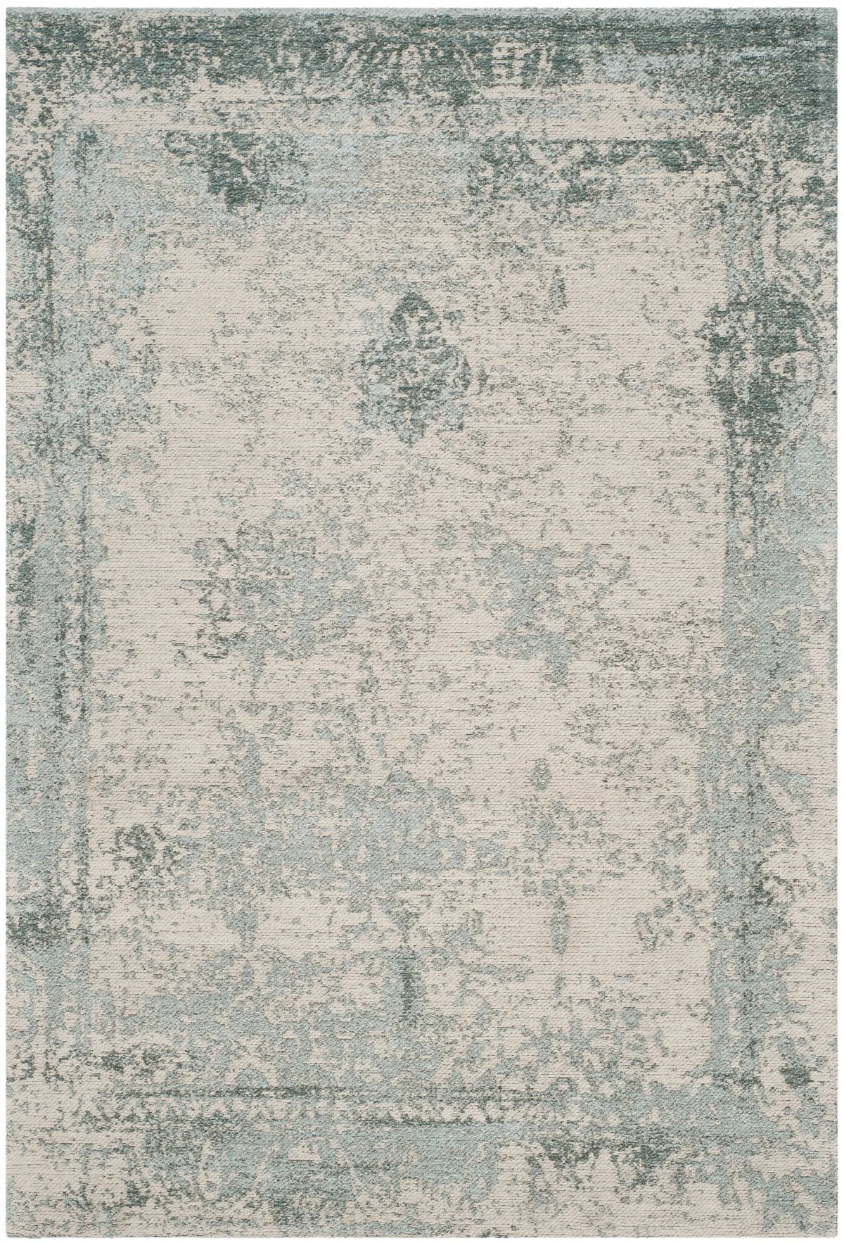 Safavieh Classic Vintage 4'-0" x 6'-0" Rug in Grey