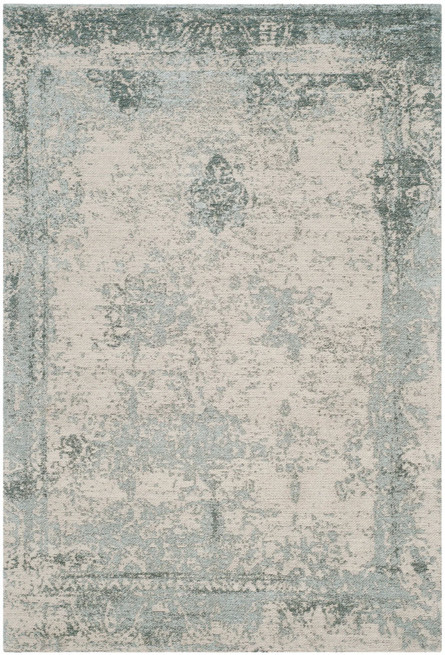 Safavieh Classic Vintage 4'-0" x 6'-0" Rug in Grey