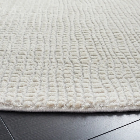 Safavieh Continental 6'-7" x 6'-7" Rug in Ivory / Grey