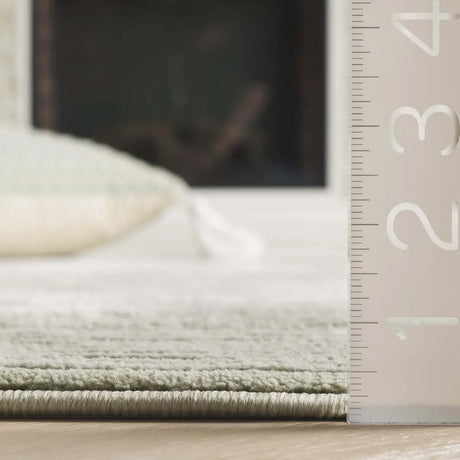 Safavieh Revive 4'-0" x 6'-0" Rug in Sage / Ivory