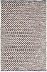 Safavieh Montauk 4'-0" x 6'-0" Rug in Beige / Black