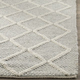 Safavieh Natura 5'-0" x 8'-0" Rug in Silver / Ivory