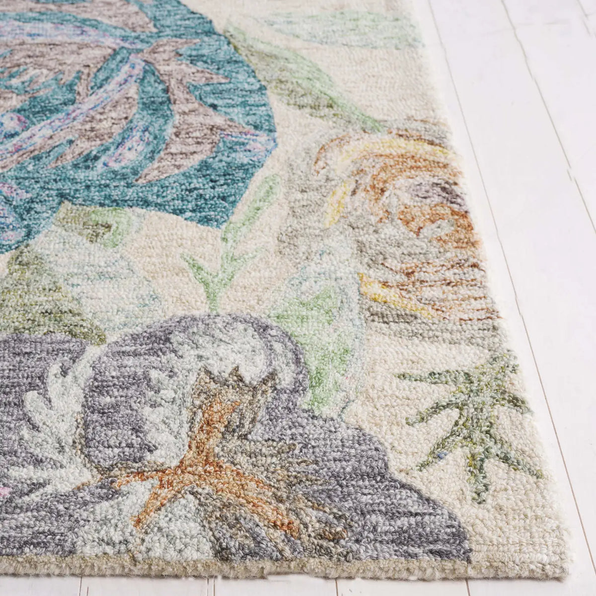 Safavieh Blossom 4'-0" x 6'-0" Rug in Green / Pink