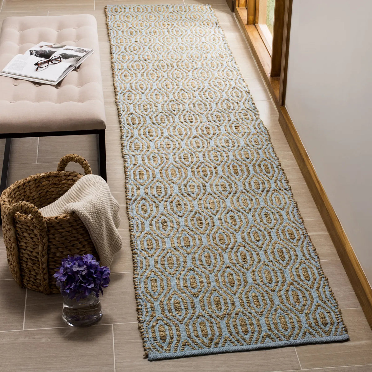 Safavieh Cape Cod 2'-3" x 10'-0" Rug in Silver / Natural