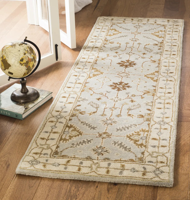 Safavieh Royalty 2'-3" x 7'-0" Rug in Light Grey / Cream