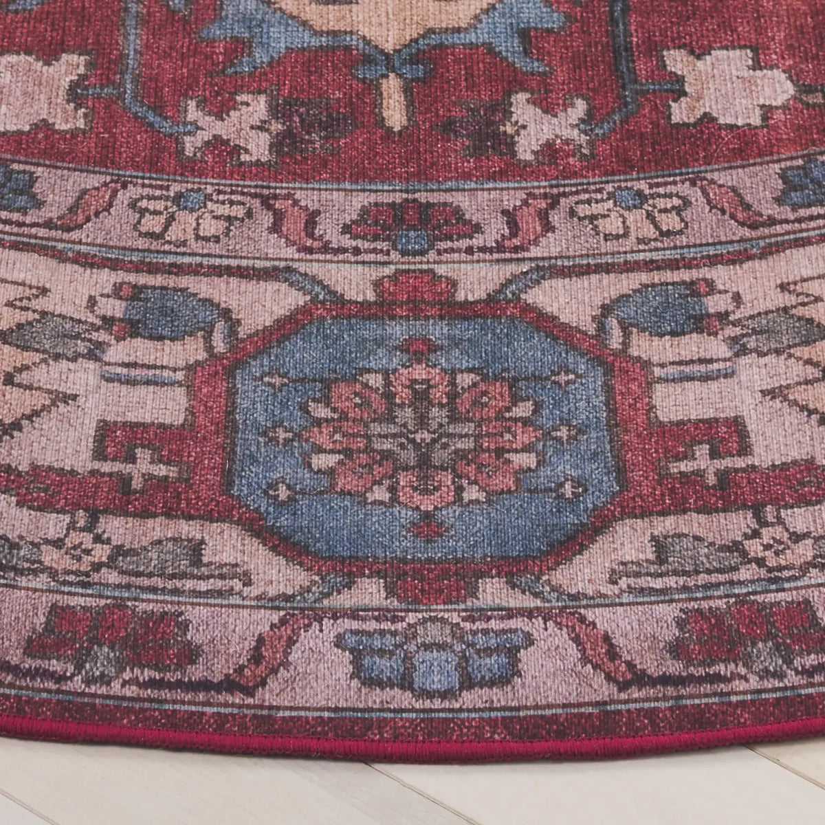 Safavieh Tucson 5'-0" x 5'-0" Rug in Red / Beige