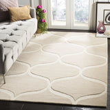 Safavieh Cambridge 4'-0" x 6'-0" Rug in Light Beige / Ivory