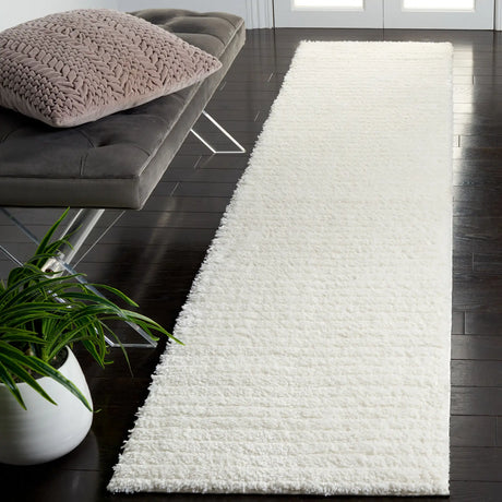 Safavieh Tahoe Shag 2'-0" x 9'-0" Rug in Ivory