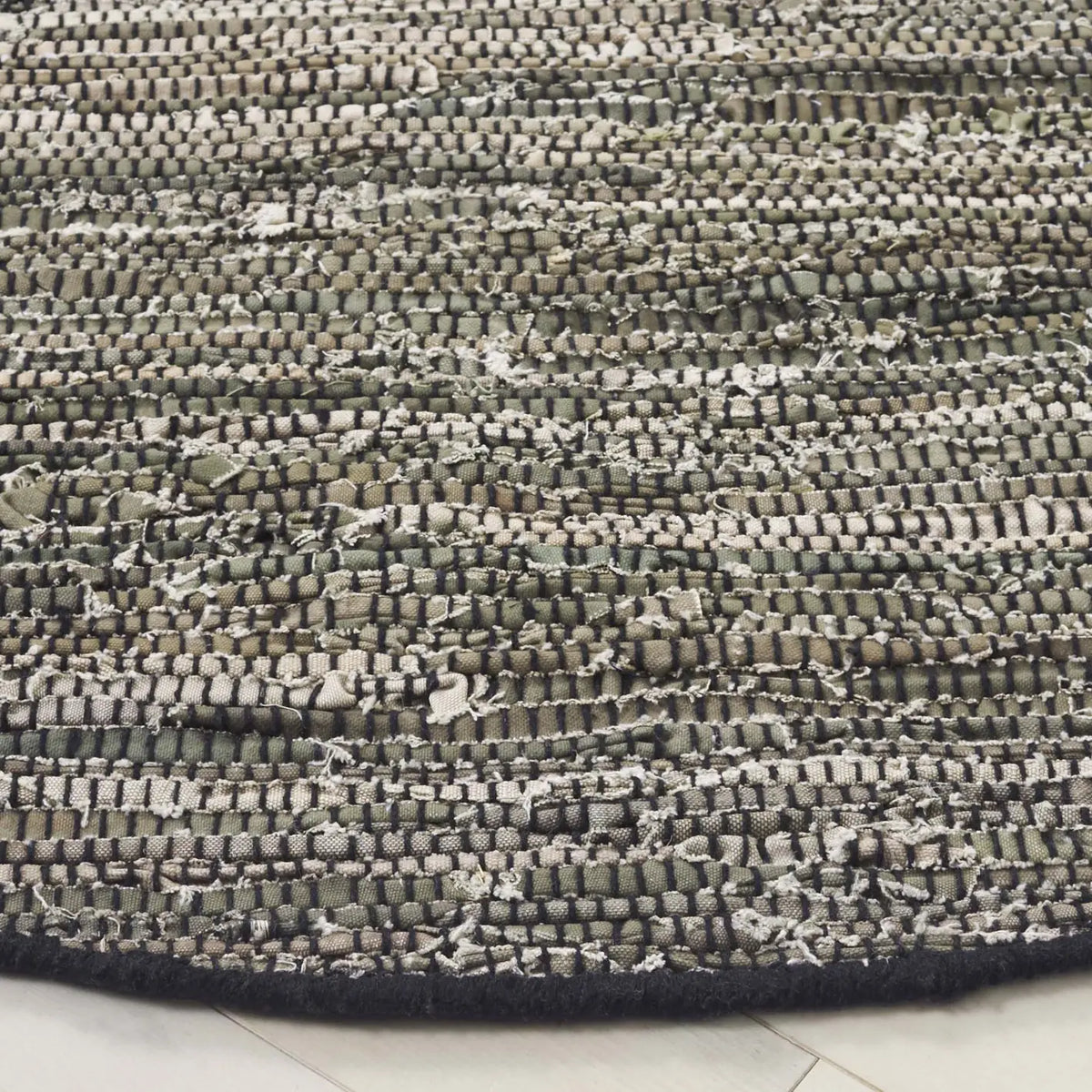 Safavieh Rag Rug 6'-0" x 6'-0" Rug in Dark Green / Black