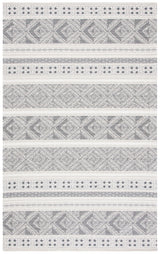 Safavieh Classic Vintage 4'-0" x 6'-0" Rug in Grey
