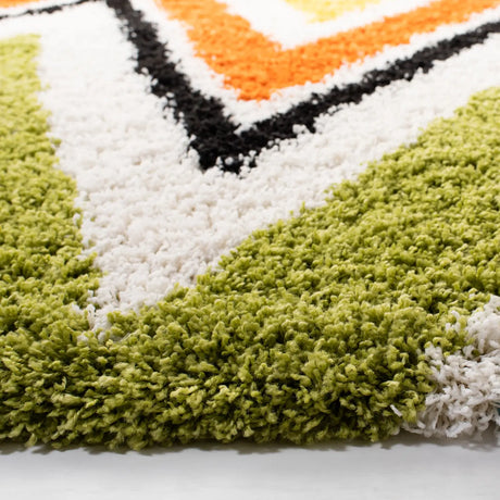 Safavieh Sgk-Shag Kids 6'-7" x 6'-7" Rug in Ivory / Multi