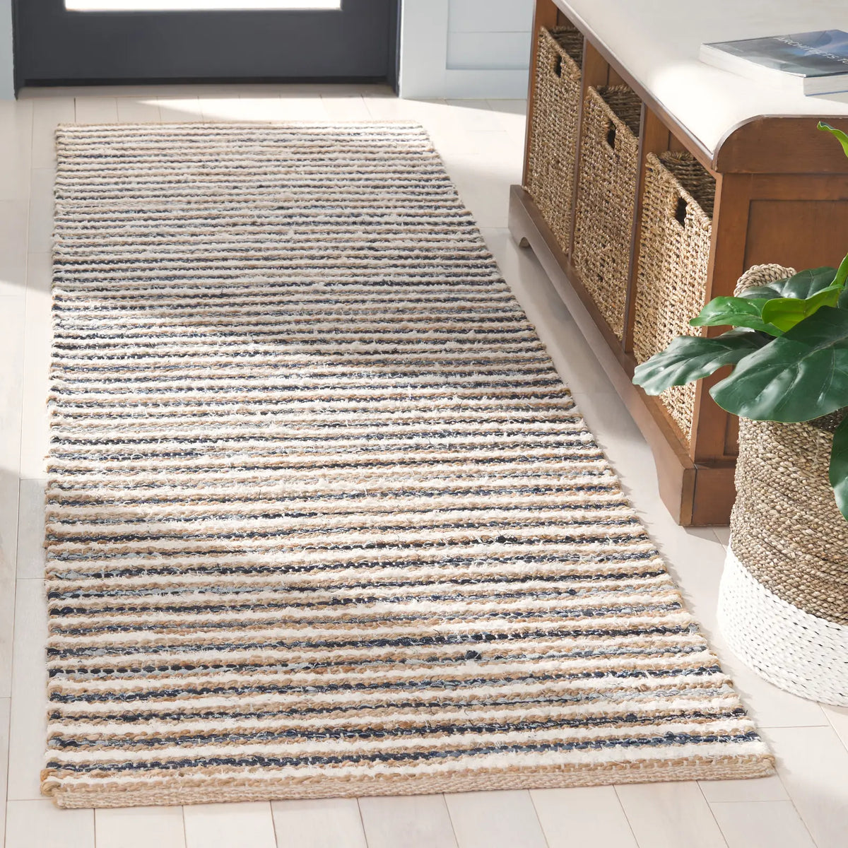 Safavieh Cape Cod 2'-3" x 8'-0" Rug in Natural / Navy