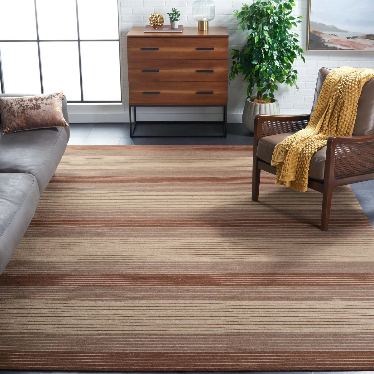 Safavieh Marbella 6'-0" x 9'-0" Rug in Beige / Brown