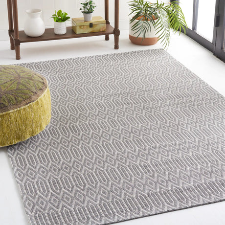 Safavieh Martha Stewart 5'-0" x 7'-0" Rug in Anthracite / Light Grey