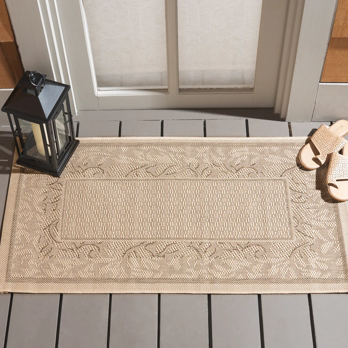 Safavieh Courtyard 2'-0" x 3'-7" Rug in Natural / Brown