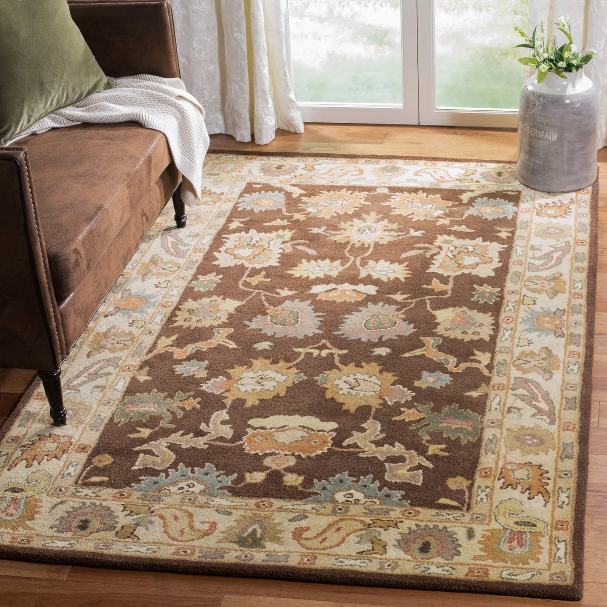 Safavieh Bergama 5'-0" x 8'-0" Rug in Brown / Ivory