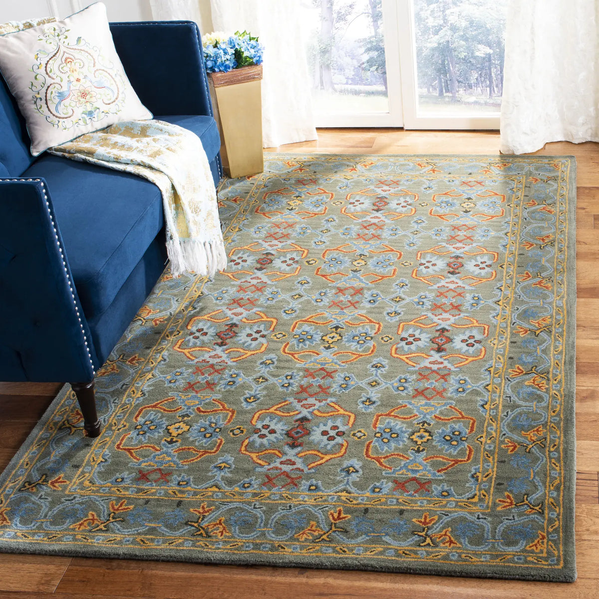 Safavieh Heritage 4'-0" x 6'-0" Rug in Sage / Blue